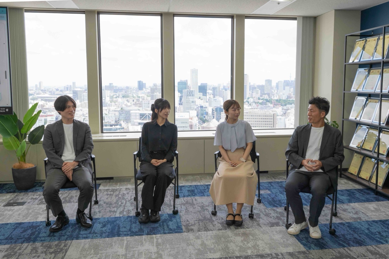 写真左から高橋走さん、高師遥さん、飯澤安貴さん、木村孝司さん